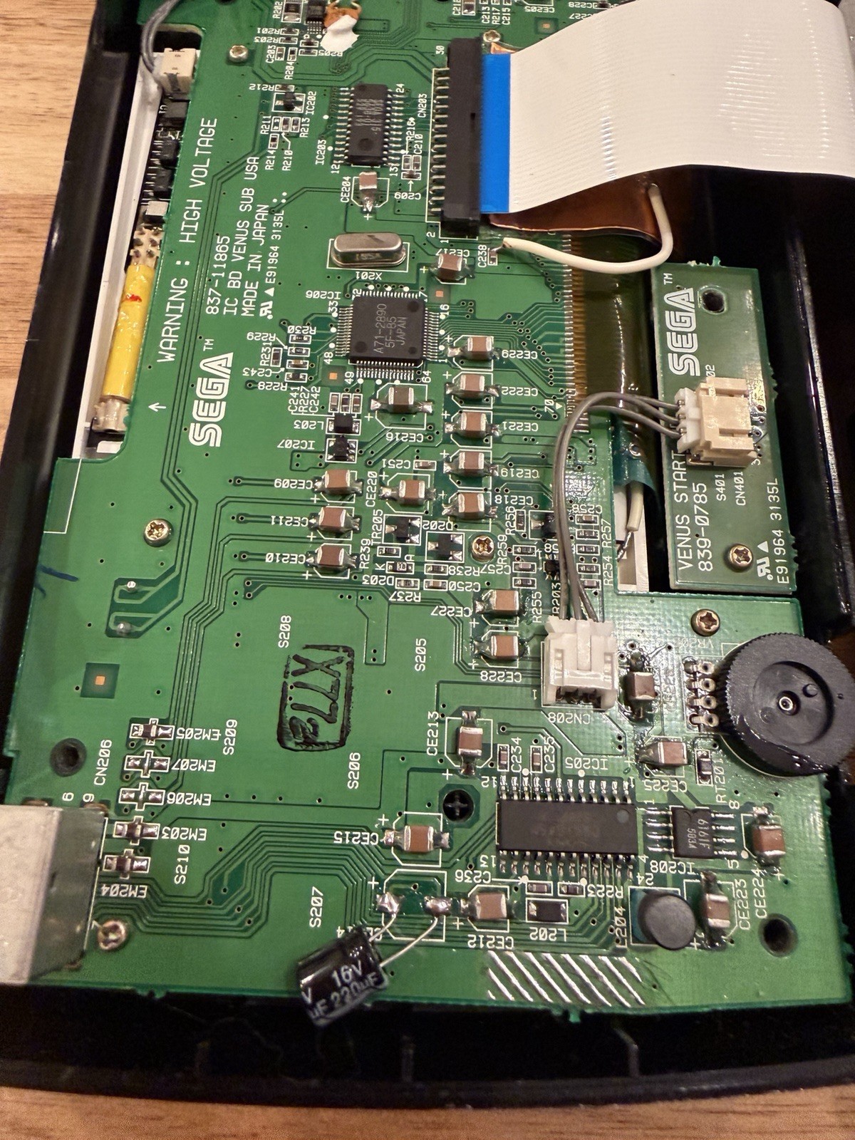 *RESTORED* OEM recapped SEGA Genesis Nomad bundle + aa battery pack