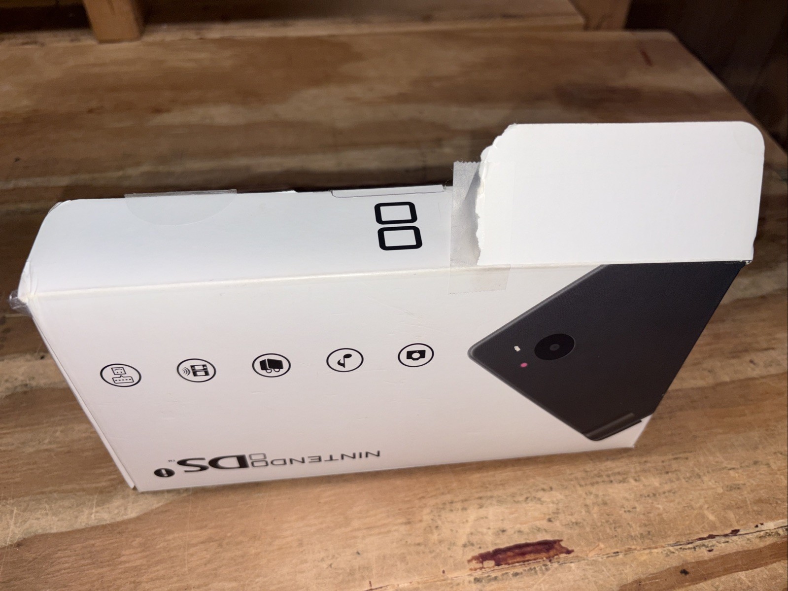 Nintendo DSi Black Handheld System in Box with Charger and Replacement Stylus