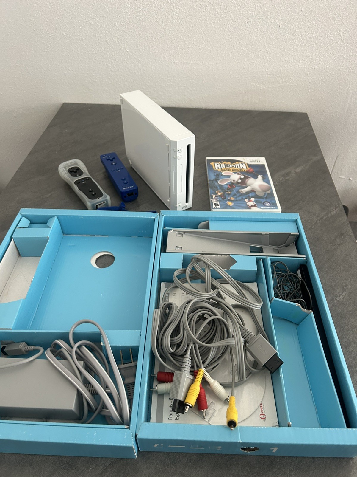 Nintendo Wii RVL-001 Complete In Box Bundle – 2 aftermarket Remotes – Tested