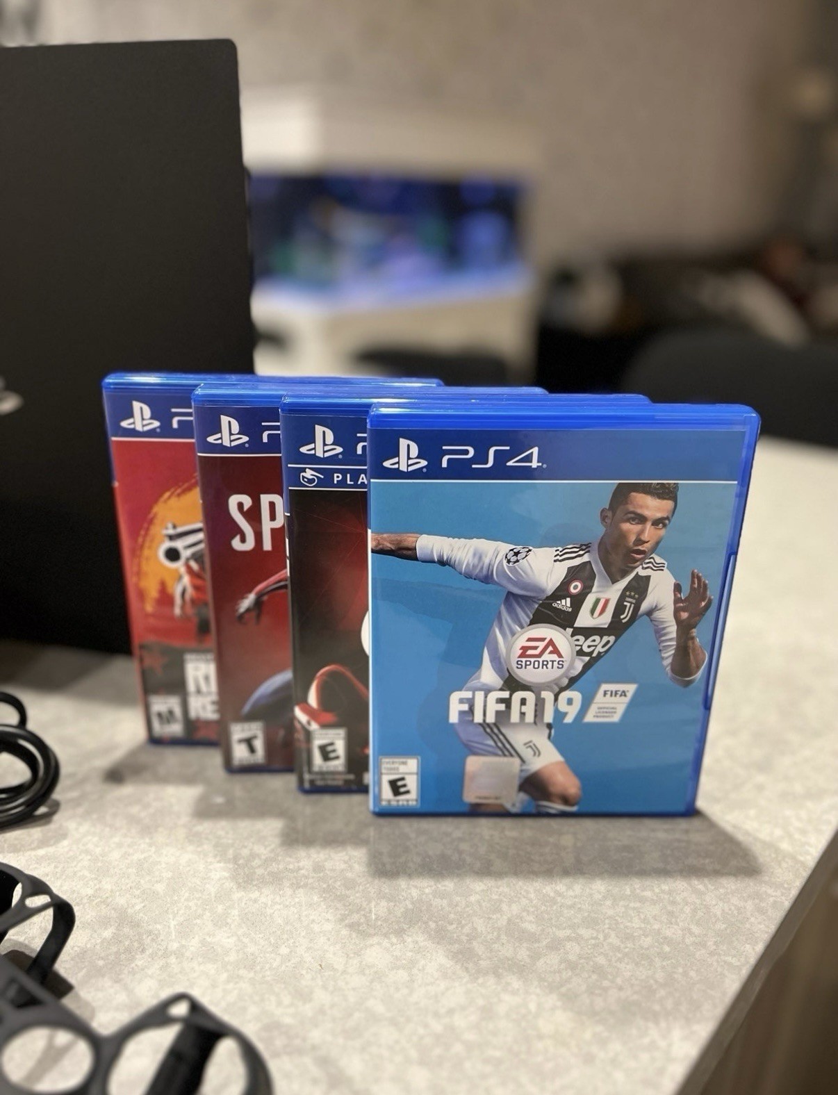 Sony PS4 1TB Console Bundle – 2 Controllers + 4 Games + Power Cord + Covers