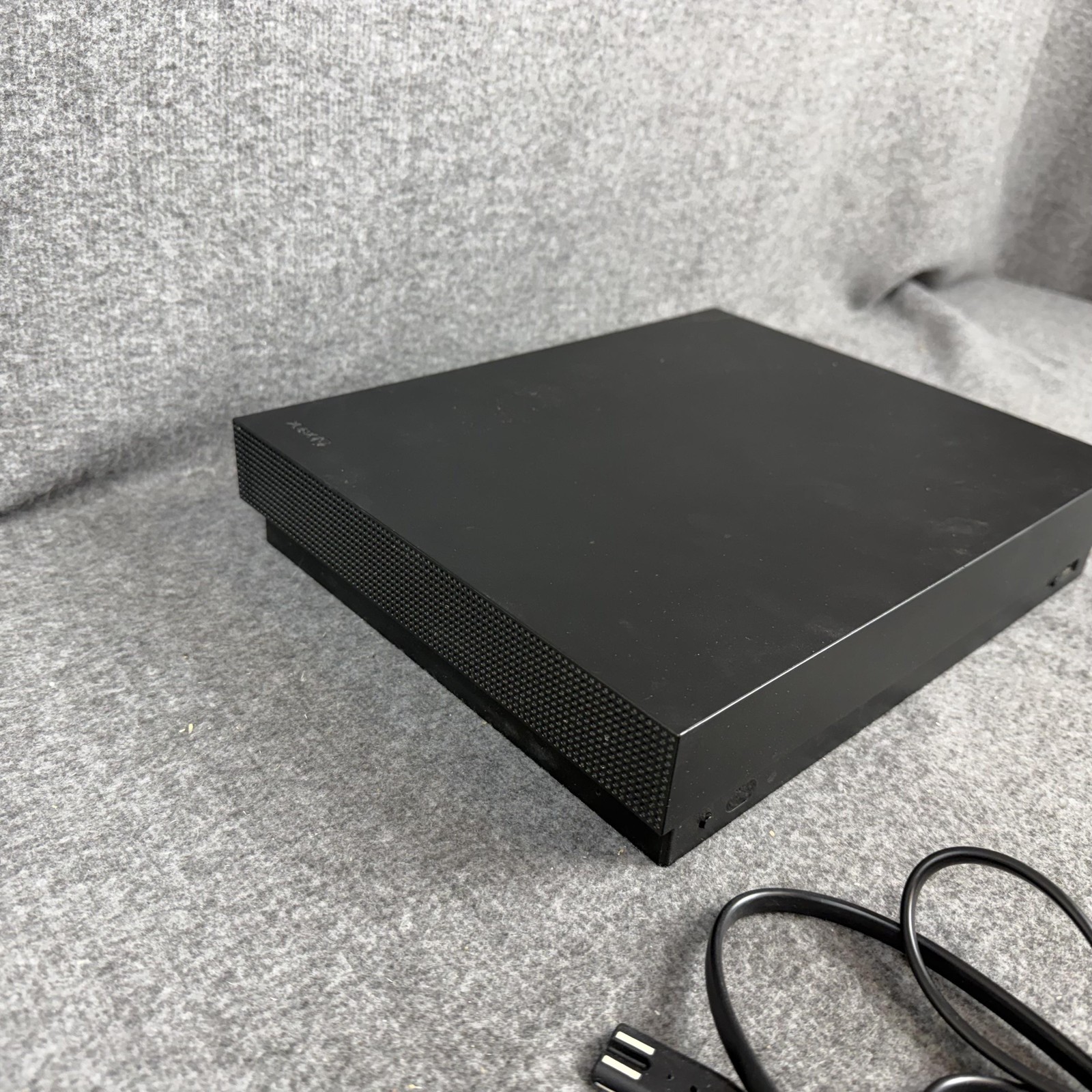 Microsoft Xbox One X 1TB Console System Power Cord HDMI Cable Black Tested