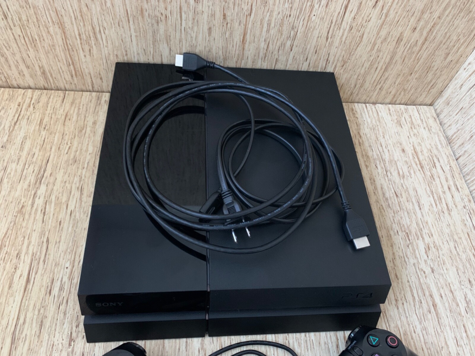 Playstation 4 PS4 500GB 2 Controller & Wires *DISPLAY ISSUE – DISC DRIVE ISSUE*
