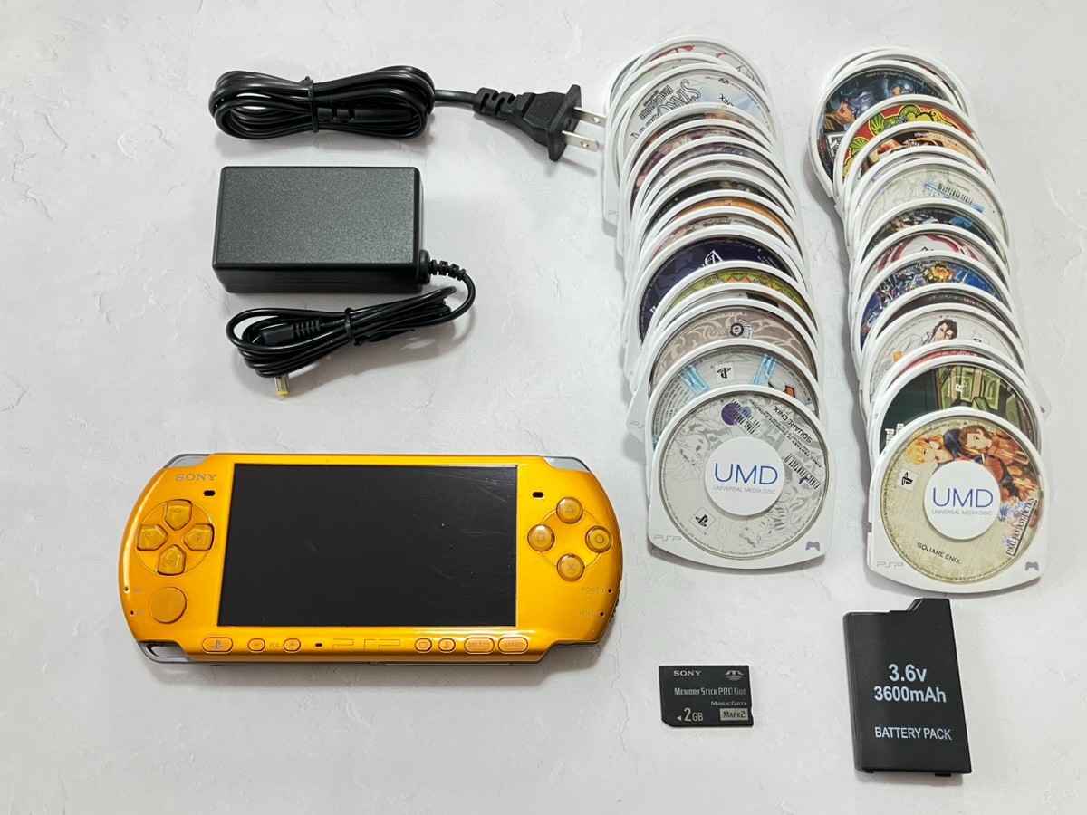Sony PSP-3000 Console with battery＋charger＋memory stick＋random 3 games