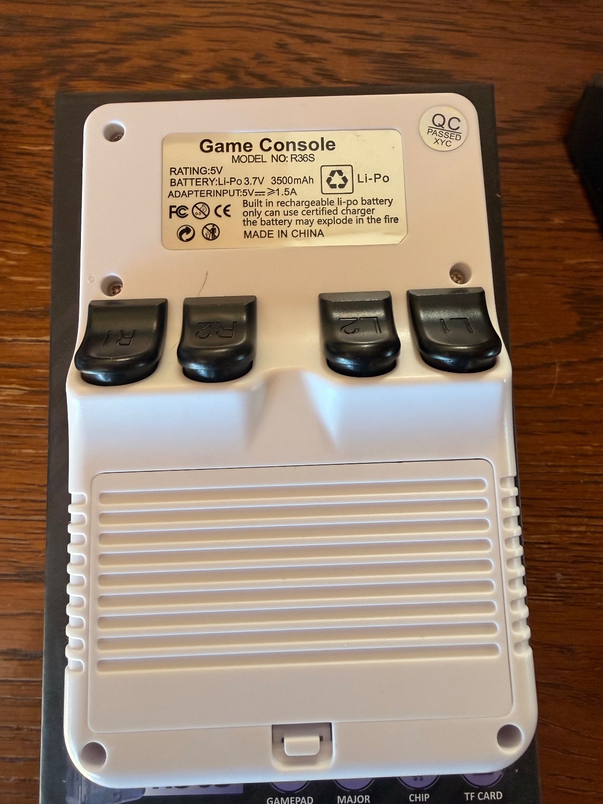 RK3326 Quad Core Handheld Game Console 128G With Built-in 15000+ Games, White