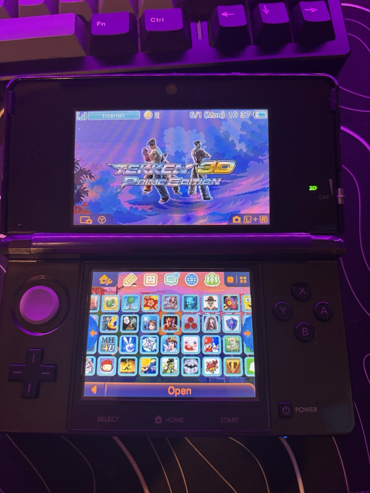 Nintendo 3DS Black Handheld System Wi-Fi Capability CTR-001 Headphone Jack