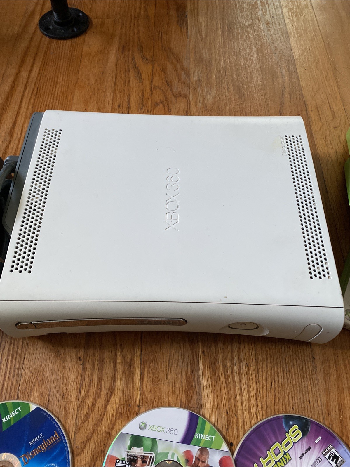 Read Description Xbox 360 White 250GB Console Bundle With 19 Games