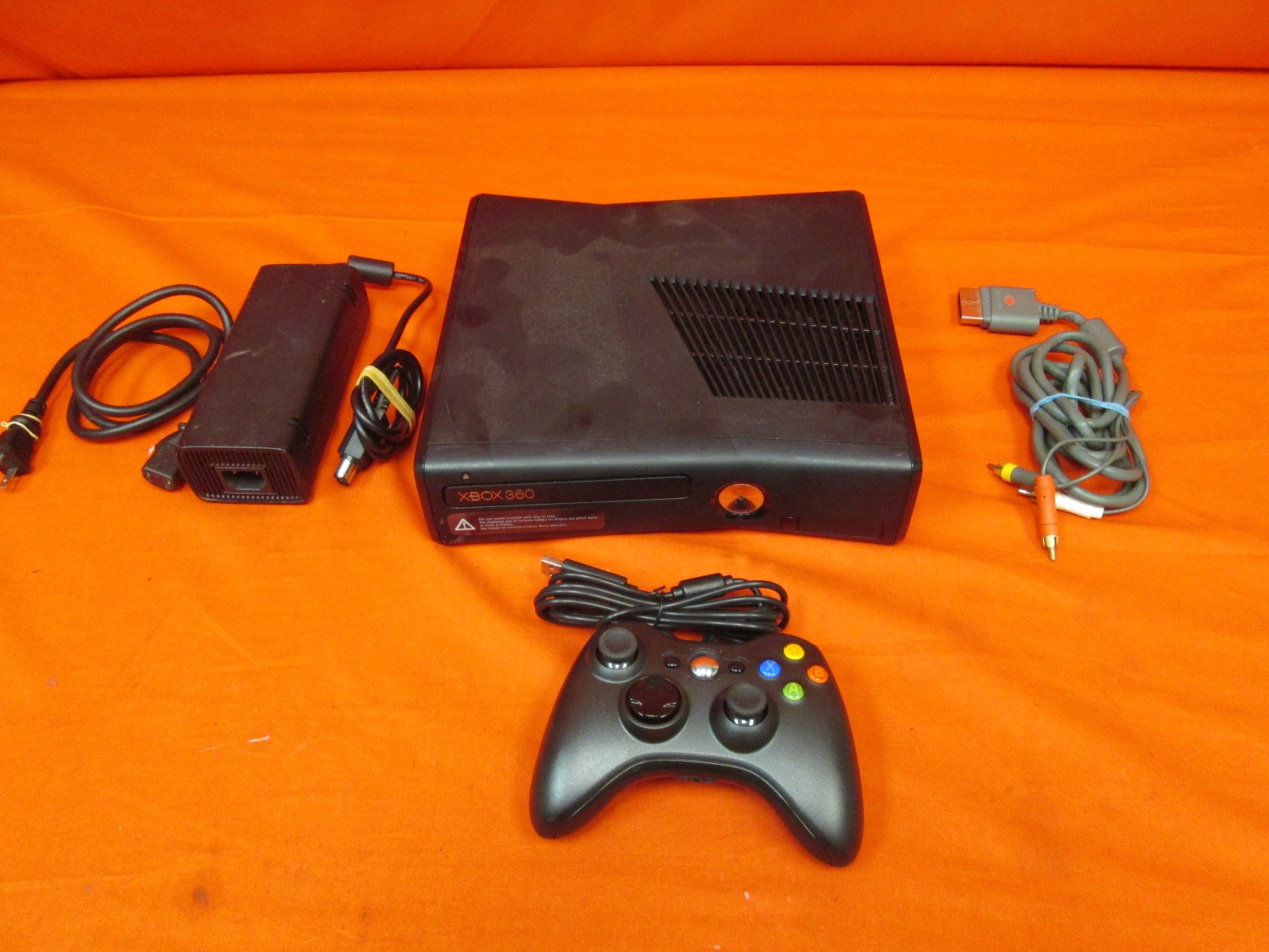 Xbox 360 Slim 4GB Video Game Console With Wired Controller 4207