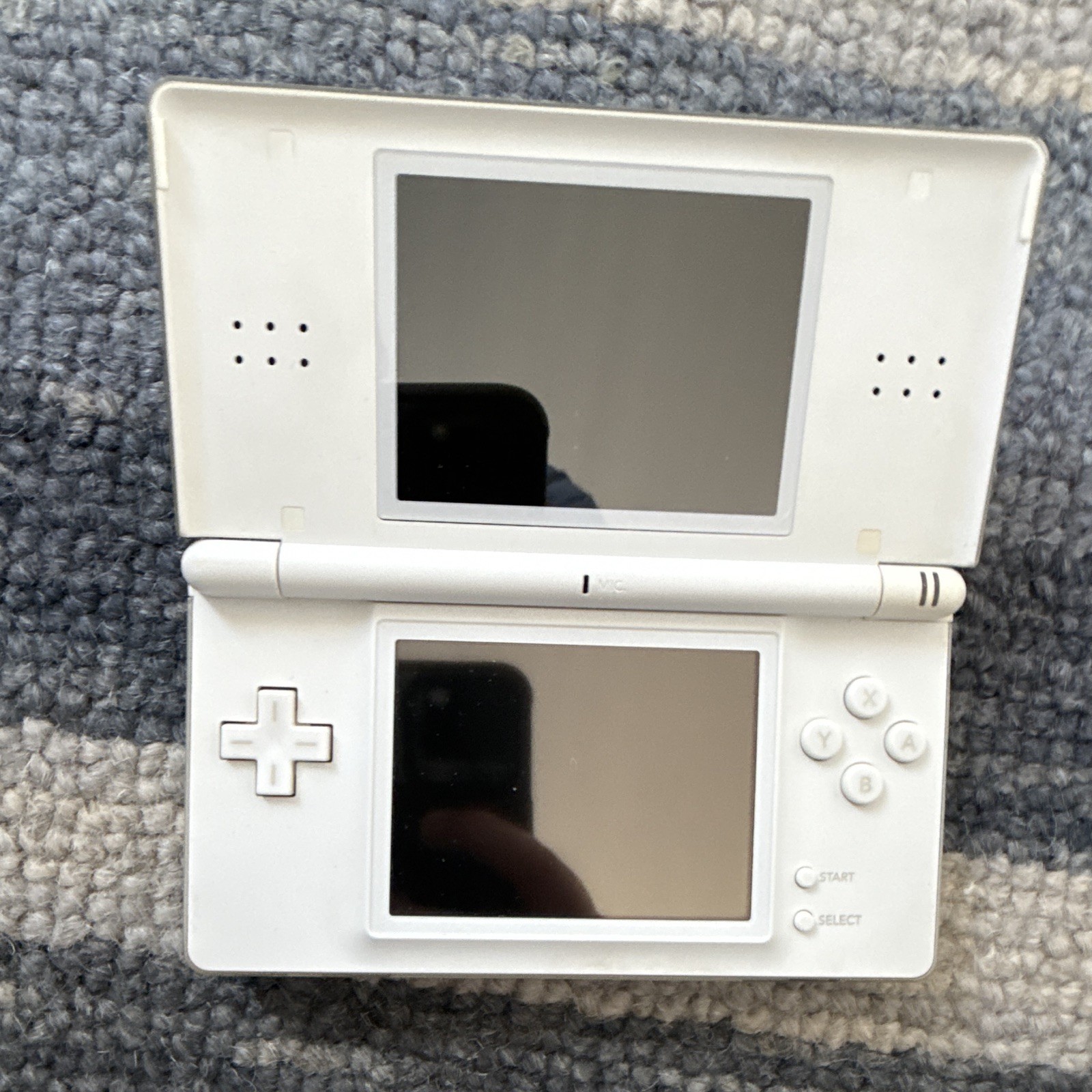 Nintendo DS Lite White Handheld System Wi-Fi Wireless Headphone Jack Region Free