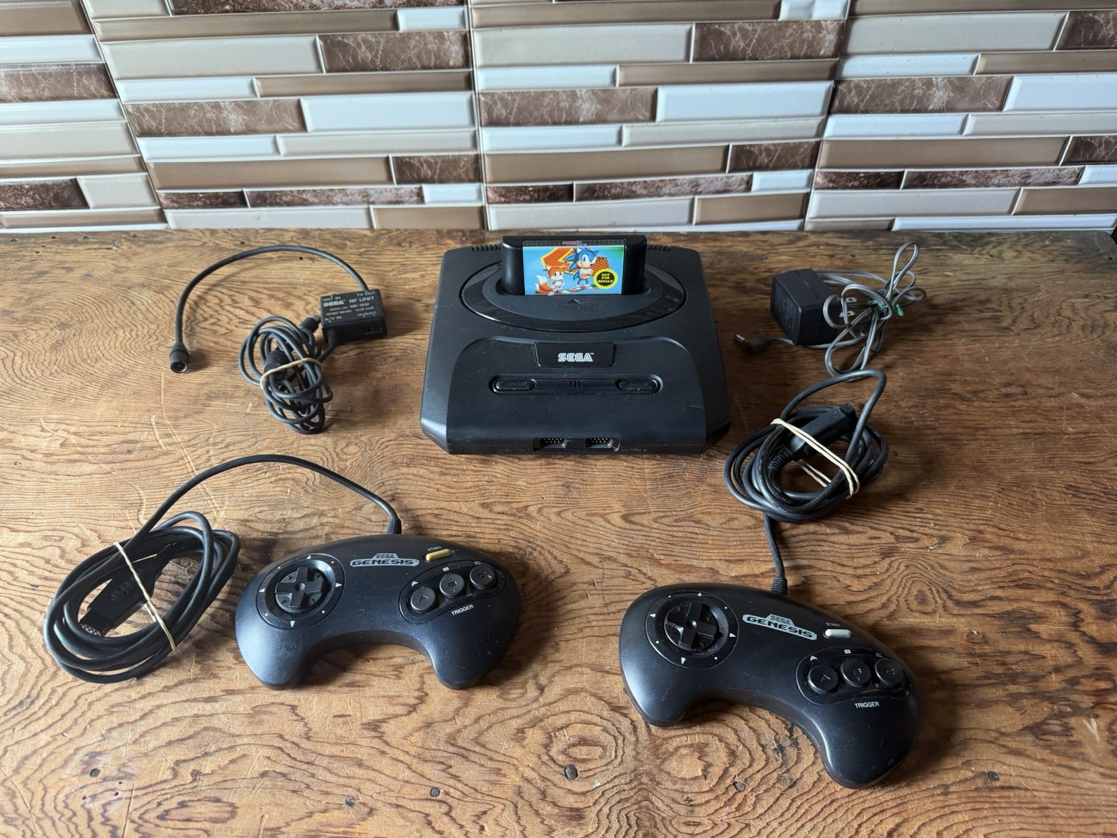 Sega Genesis Model 2 With 2 Controllers Rf Adapter And Sonic 2