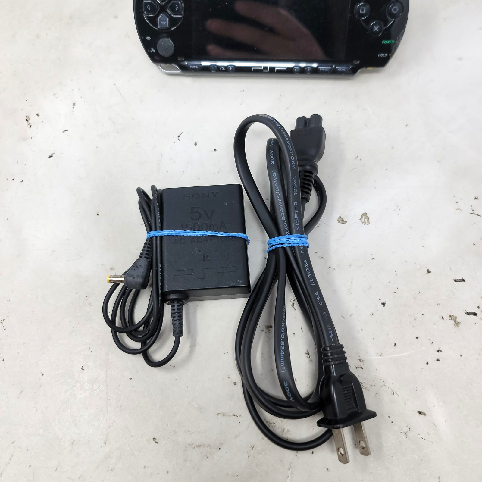 Sony PSP-1001 Handheld Console W/ Charger & New BATTERY Tested (READ)