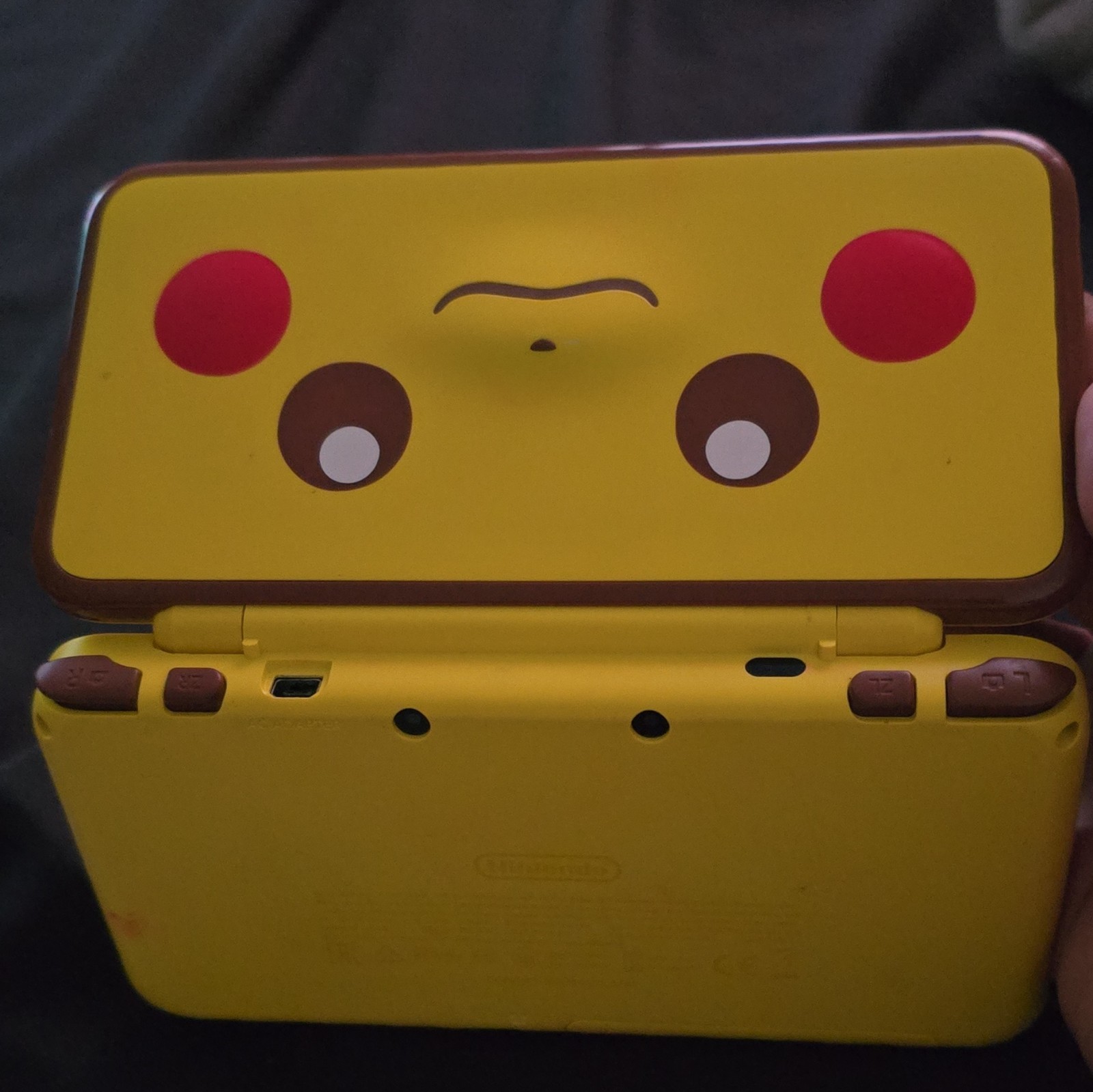 Nintendo 2DS XL Pikachu Edition Yellow Handheld Console 3D Audio Technology