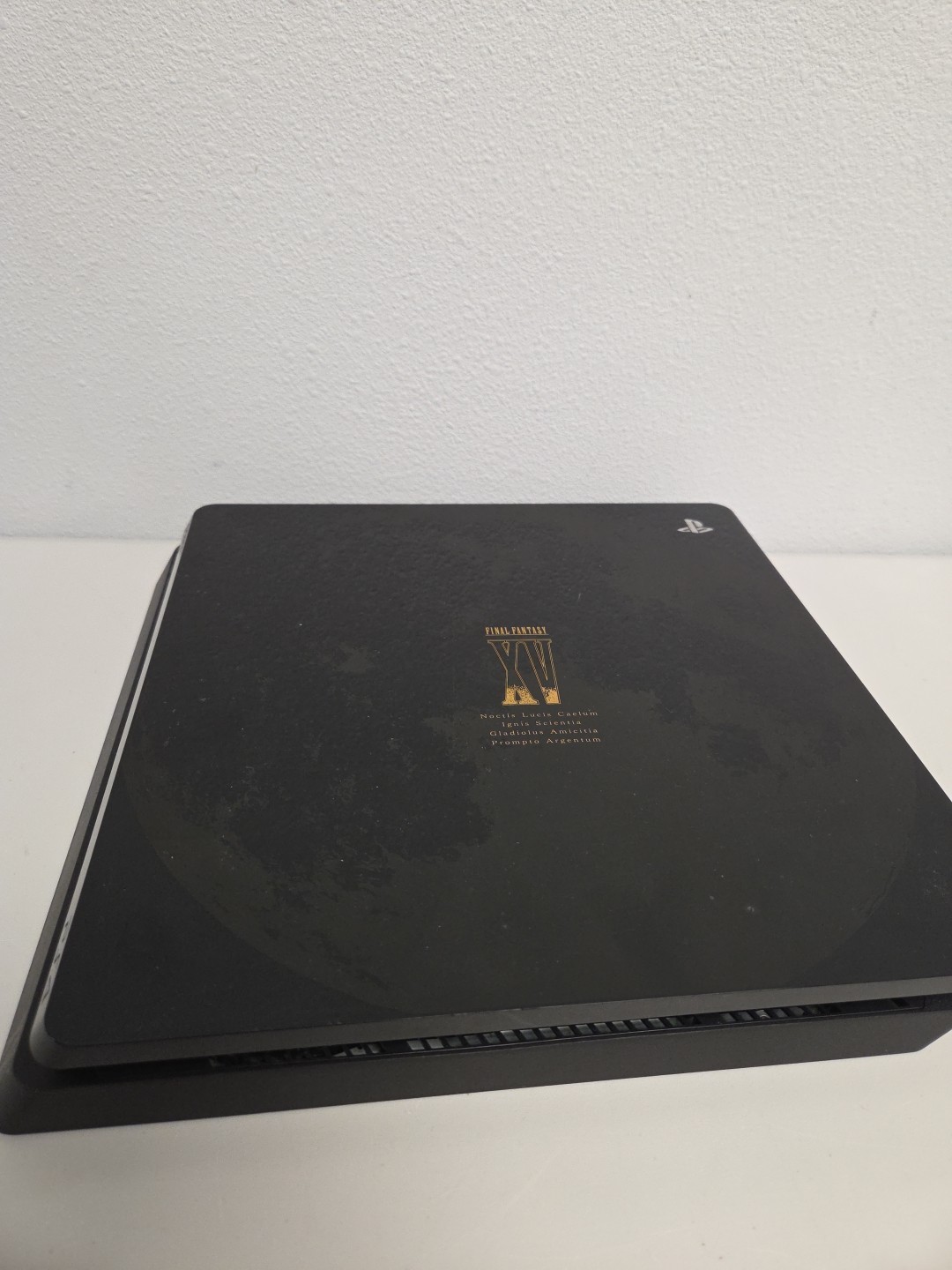 Sony PS4 Final Fantasy XV Limited Edition Console Cover & Controller Set OEM