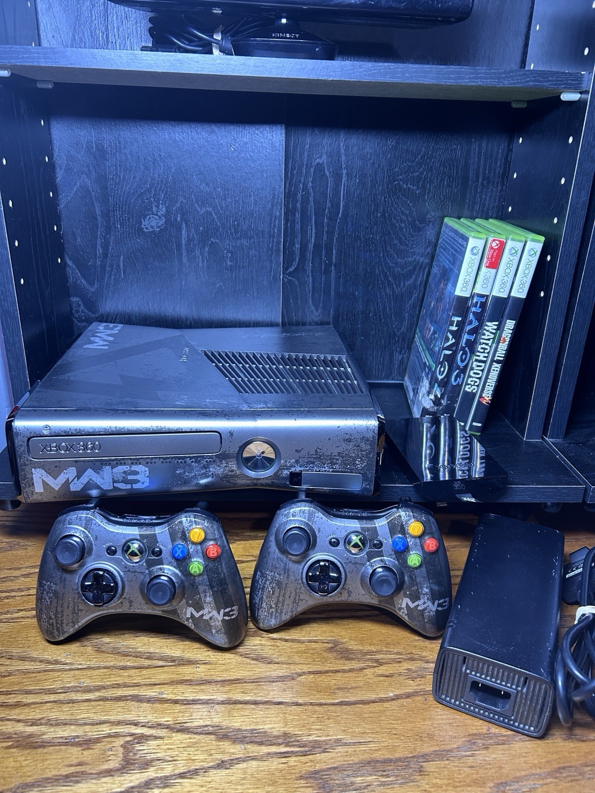 Xbox 360 Slim MW3 Modern Warfare 3 Limited Edition Console 320GB 2 Controllers