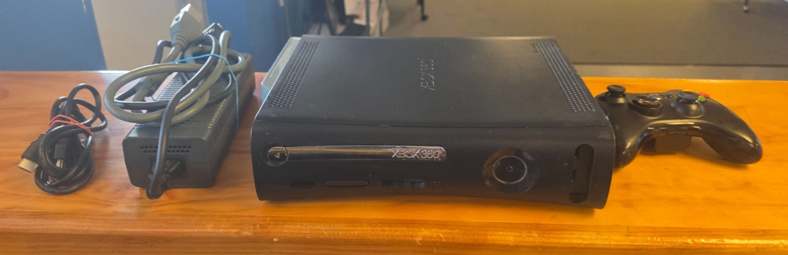 Xbox 360 Elite Console, 60 GB w/ controller and cords, TESTED! works great!