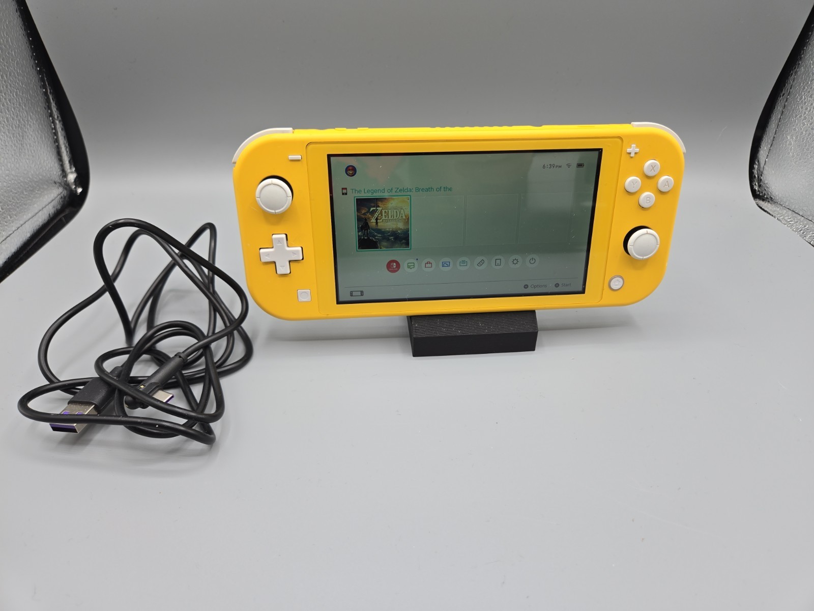 Nintendo Switch Lite 32GB Handheld Console Yellow W/ Zelda Breath Of Wild Game
