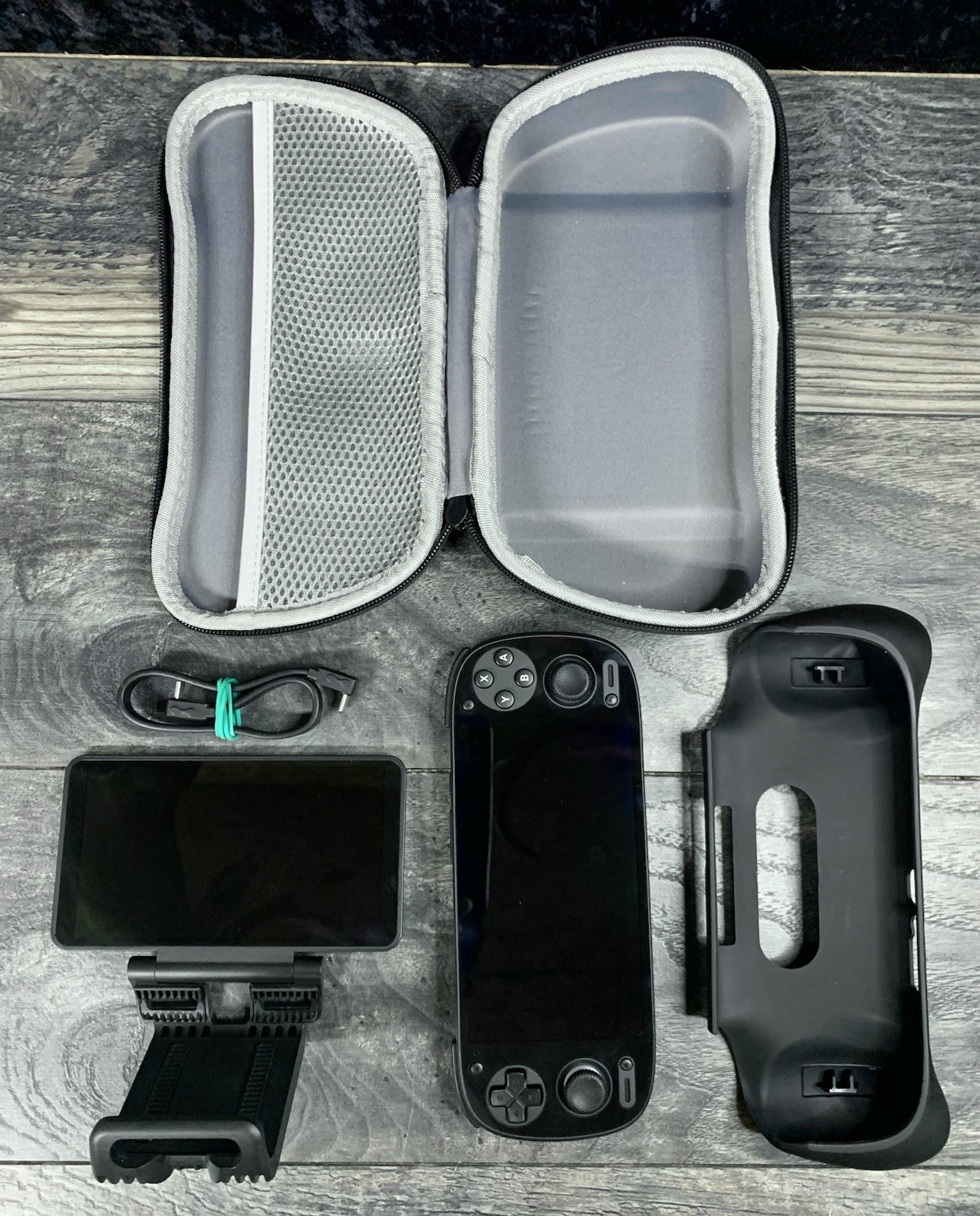 Retroid Pocket 5 Pro Black Game Console Android sd865 128GB 1080 OLED w/ Extras