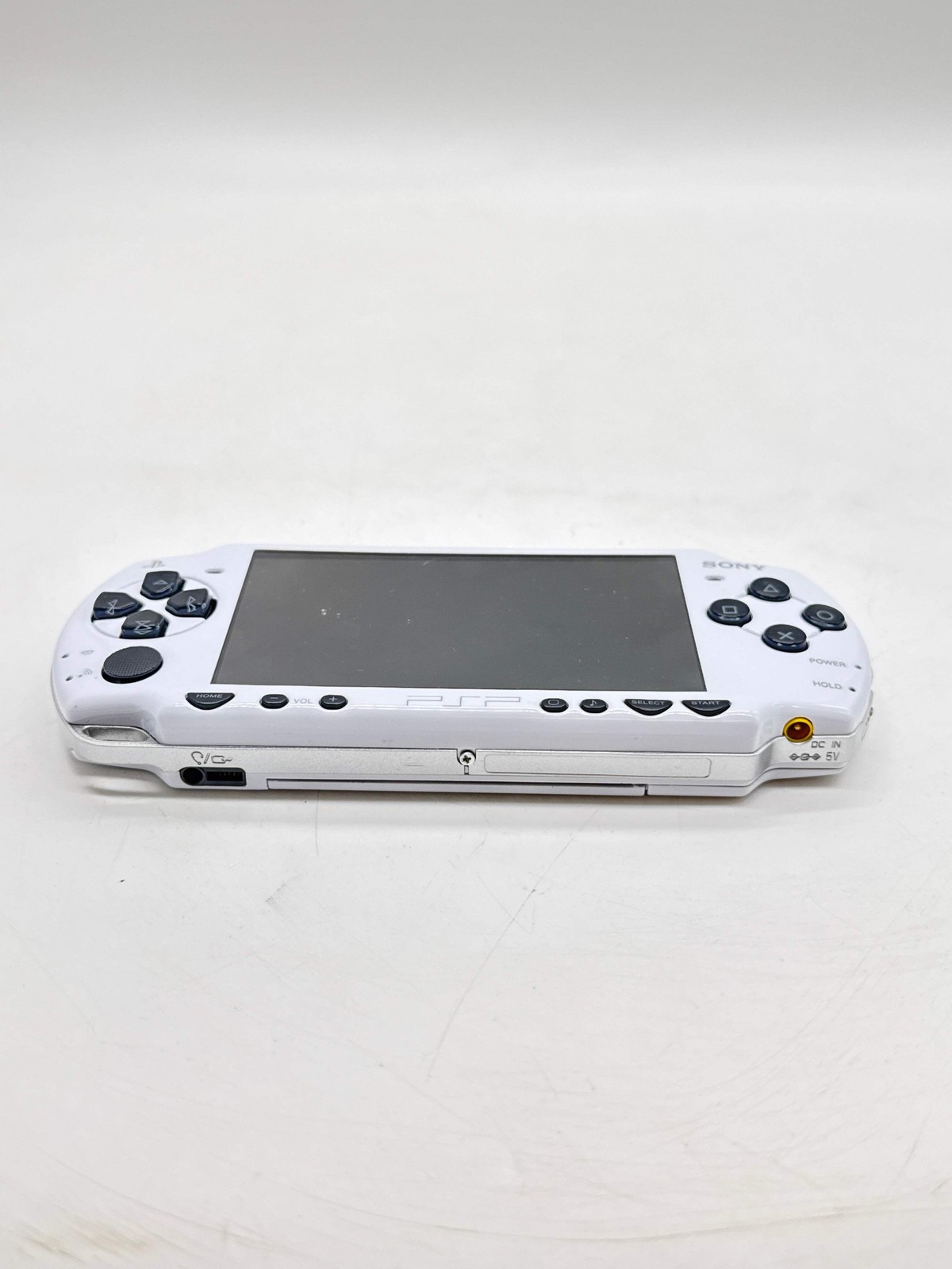 Sony PSP-2000 White Console w/1200mAh Battery & Charger – Read!