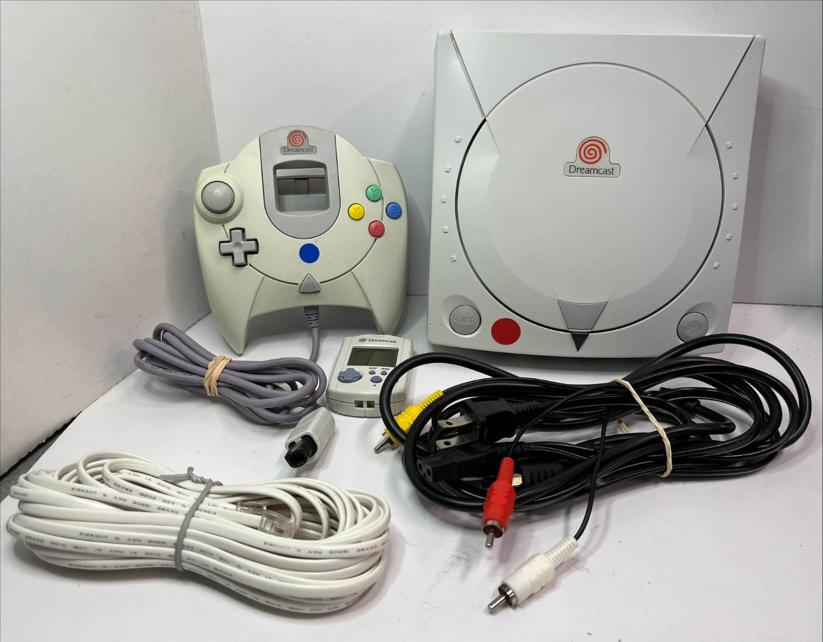 Sega Dreamcast Console w/ box! Please read! (B378)