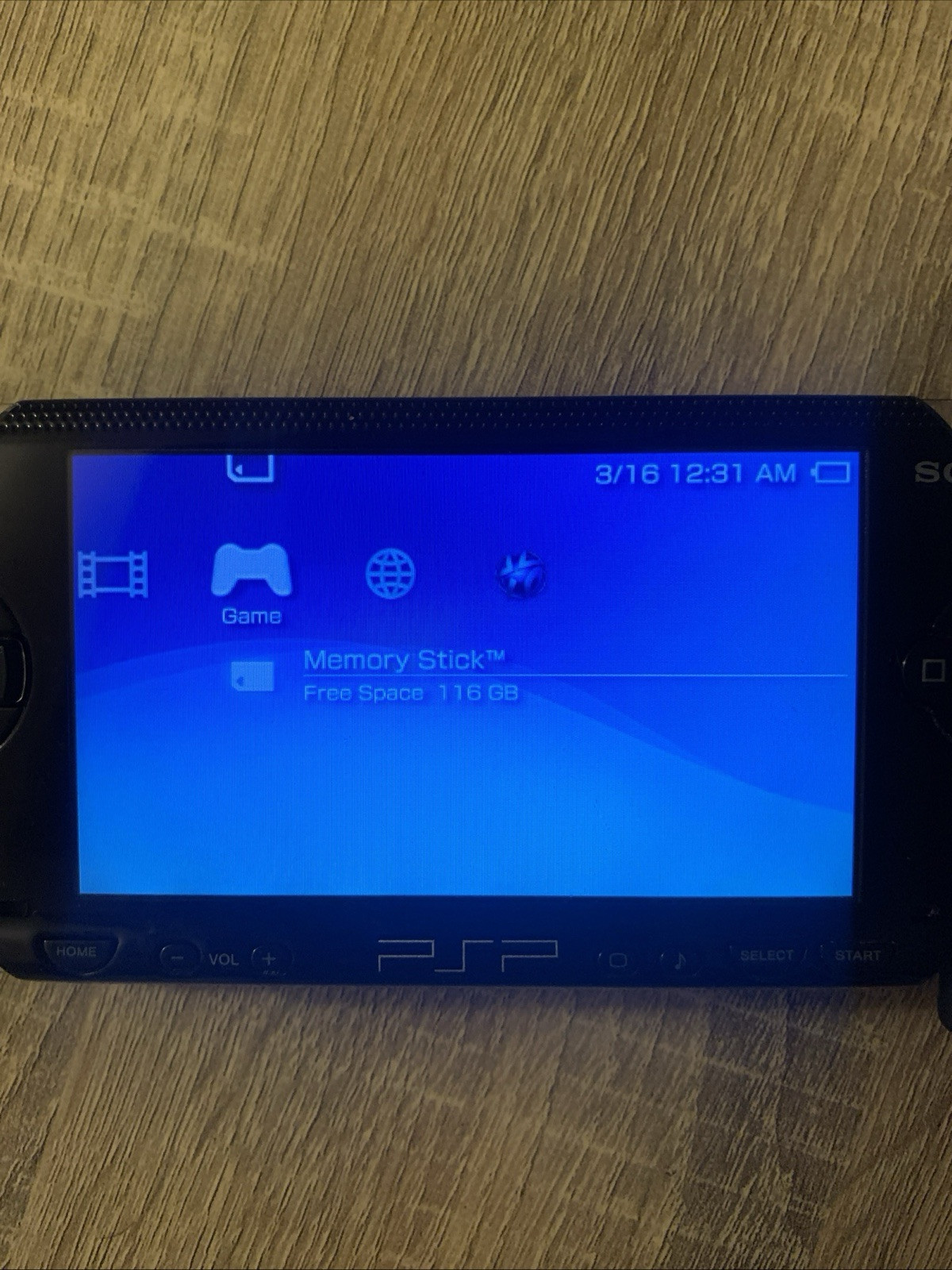 Sony PSP 1000 Portable – Black- Charger, Sd card,+ battery included-c2 firmware
