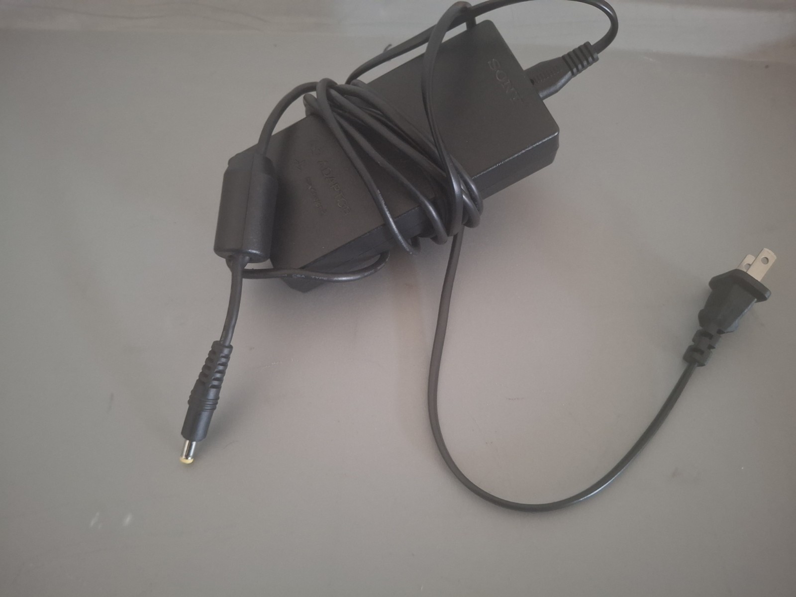 Sony PlayStation 2 PS2 Slim (SCPH-70012) For Parts Or Repair