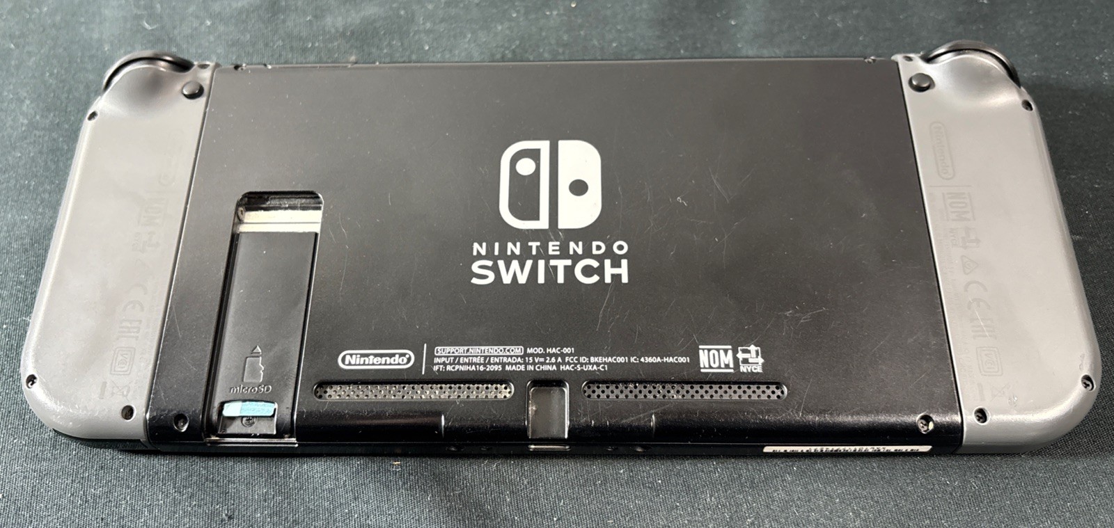 Nintendo Switch HAC-001 Console Tablet w/ Grey Joycons – Tested (Cosmetic Wear)