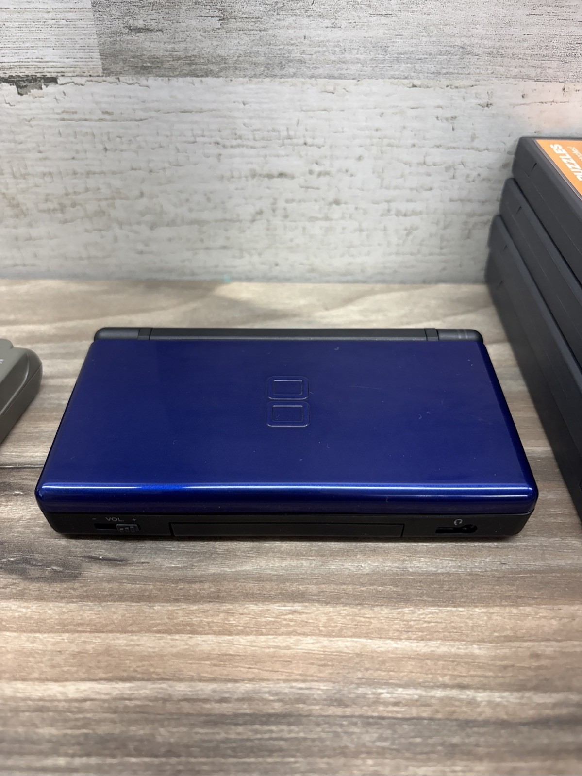 Nintendo DS Lite Cobalt Blue Handheld Console USG-001 Charger Games Bundle
