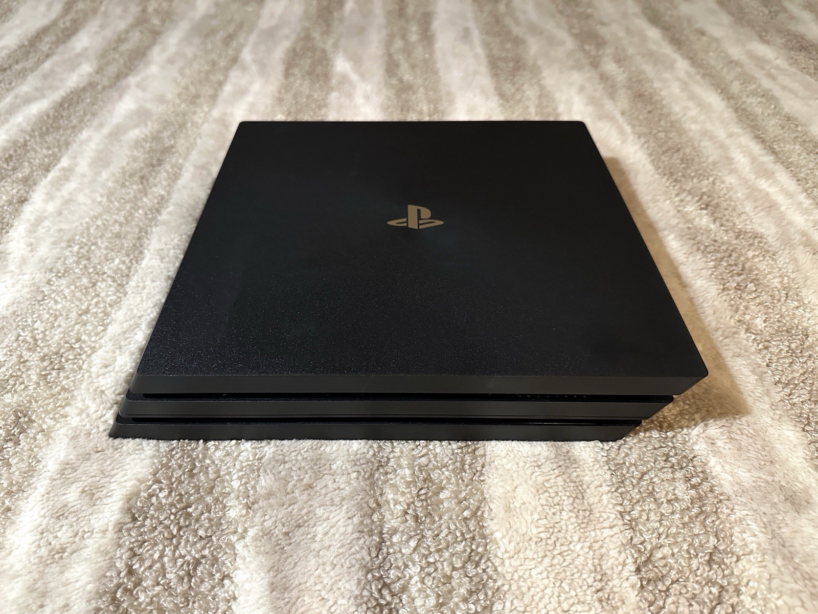 Low Firmware PlayStation 4 Pro 1TB PS4 Pro Complete With Cables & Controller