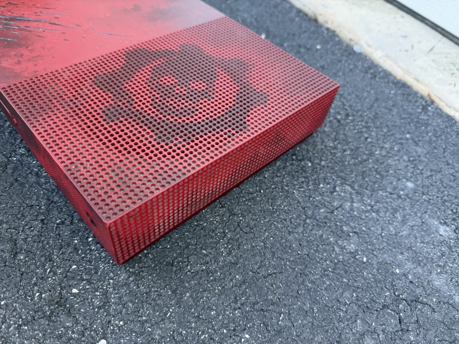 Microsoft Xbox One S Gears of War 4 Limited Edition 2 TB Crimson Red Console