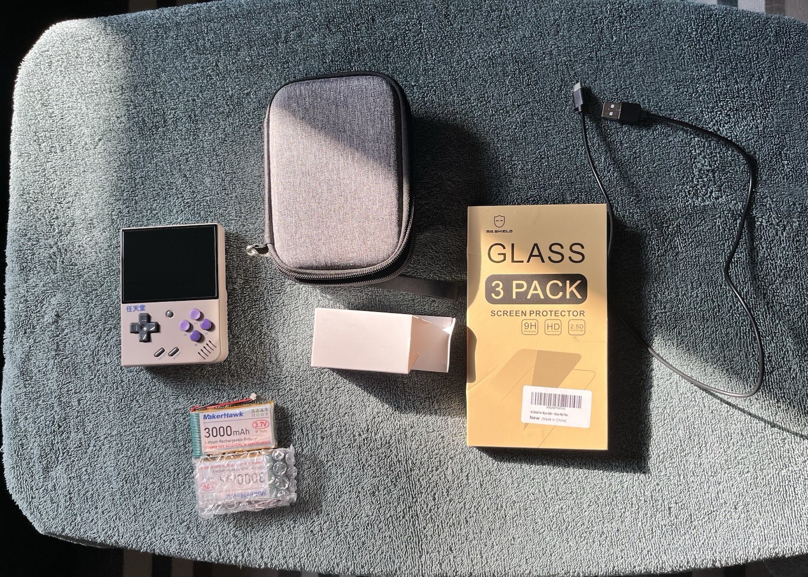 Miyoo Mini Plus w/ Spare Batteries & Screen Protectors
