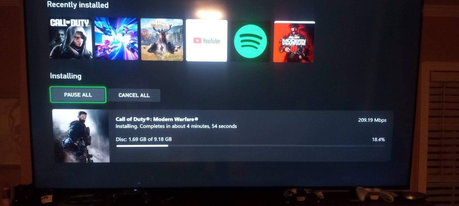 Microsoft Xbox One 1TB Console Halo 5: Guardians Special Edition tested