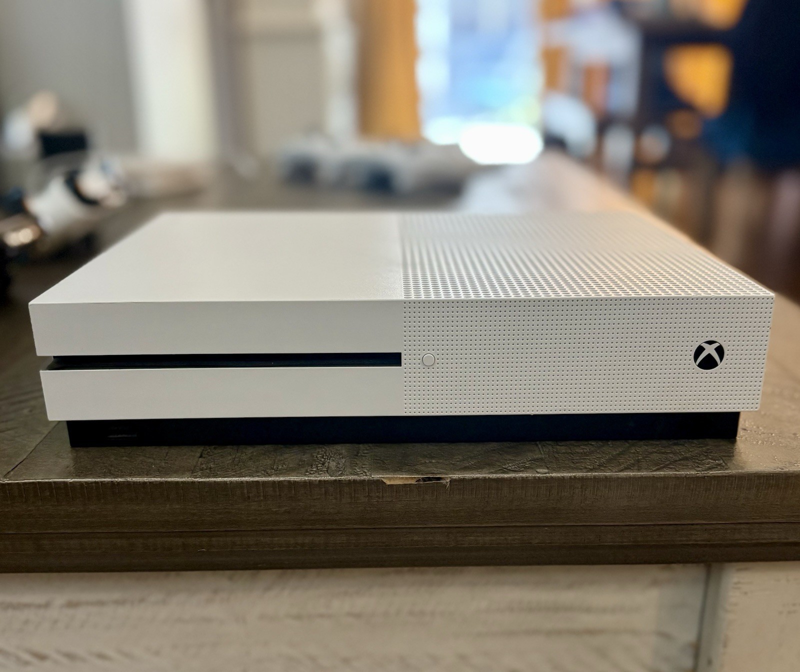 Microsoft Xbox One S 1TB 4K UHD Blu-Ray White Console w/ 4 Controllers