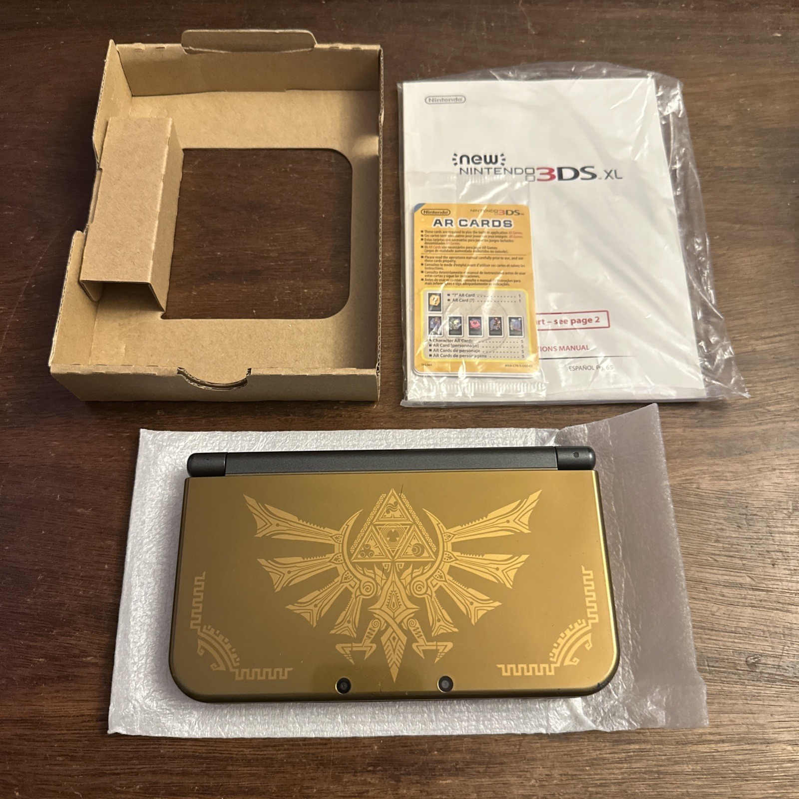 *New* Nintendo 3DS XL Zelda Hyrule Edition Console – Complete – Authentic