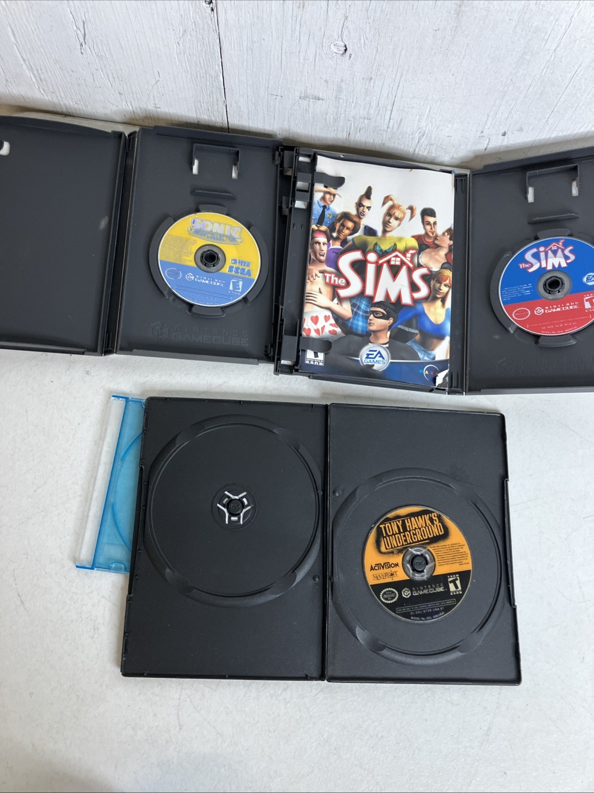 Indigo Nintendo GameCube Console Bundle Lot 4 Games, 2 Controllers Sega Sonic