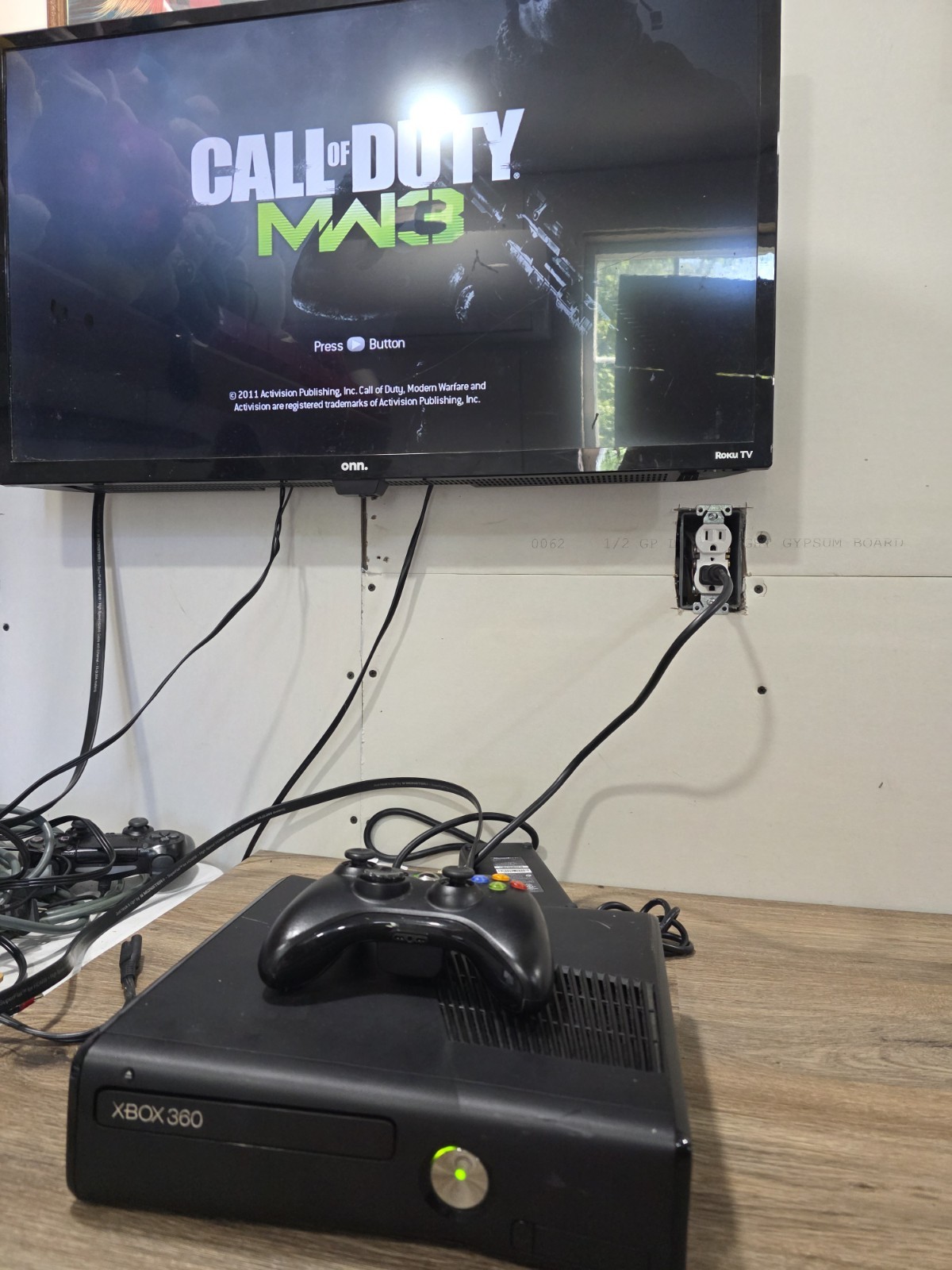Xbox 360 S Slim Model 1439 Matte Black Console w/ Controller 4GB