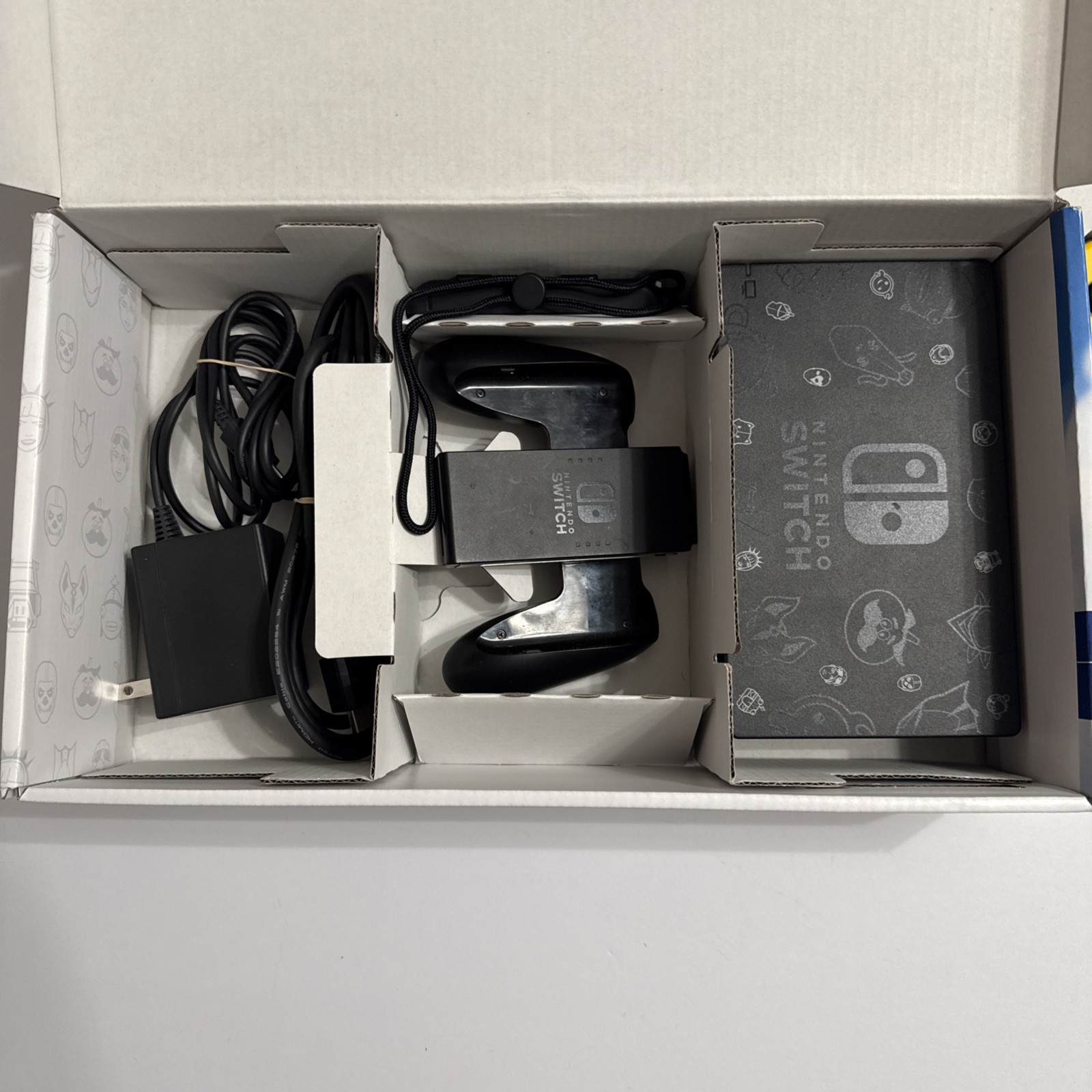 Nintendo Switch Fortnite Wildcat Bundle Edition System 32GB & Box (2020) No Code