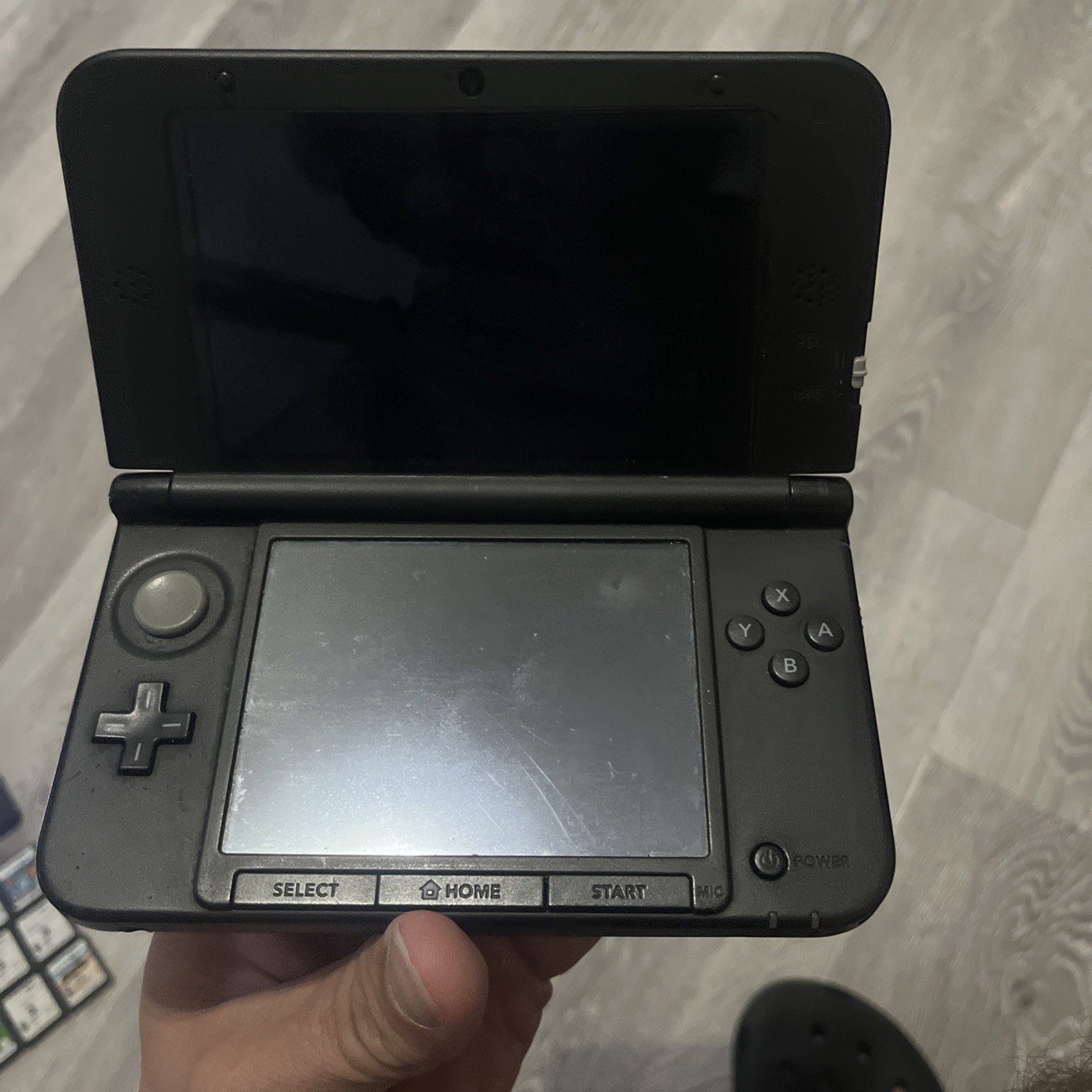 Nintendo 3DS XL Handheld Console – Red / Black (Model SPR-001) Charger/4 Games