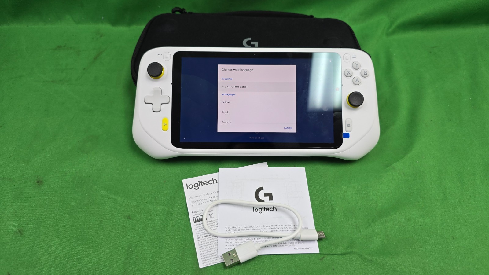 Logitech G CLOUD 64GB Handheld Console – White TESTED (E2)