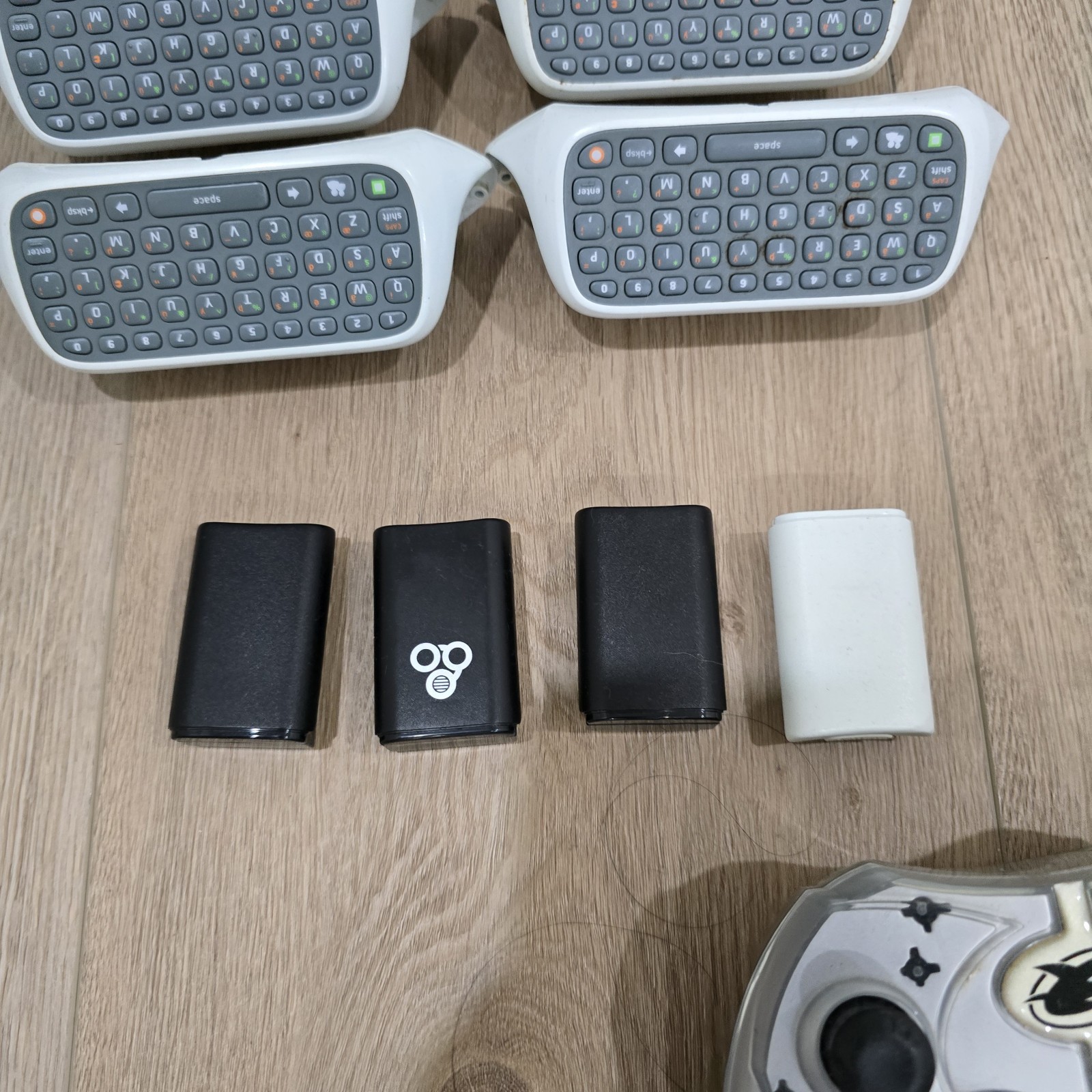 Massive XBOX Bundle – 4 Console + 13 Controllers & More [SOME TESTED / SOME…