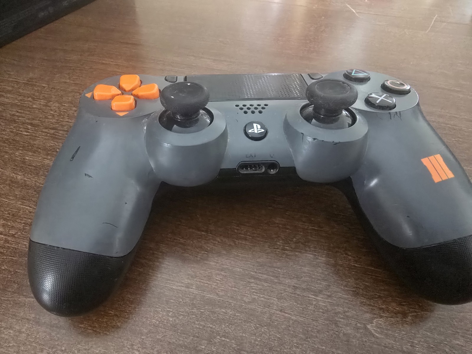 Sony PlayStation 4 Black Ops III CUH-1215B Console with Controller & Cables
