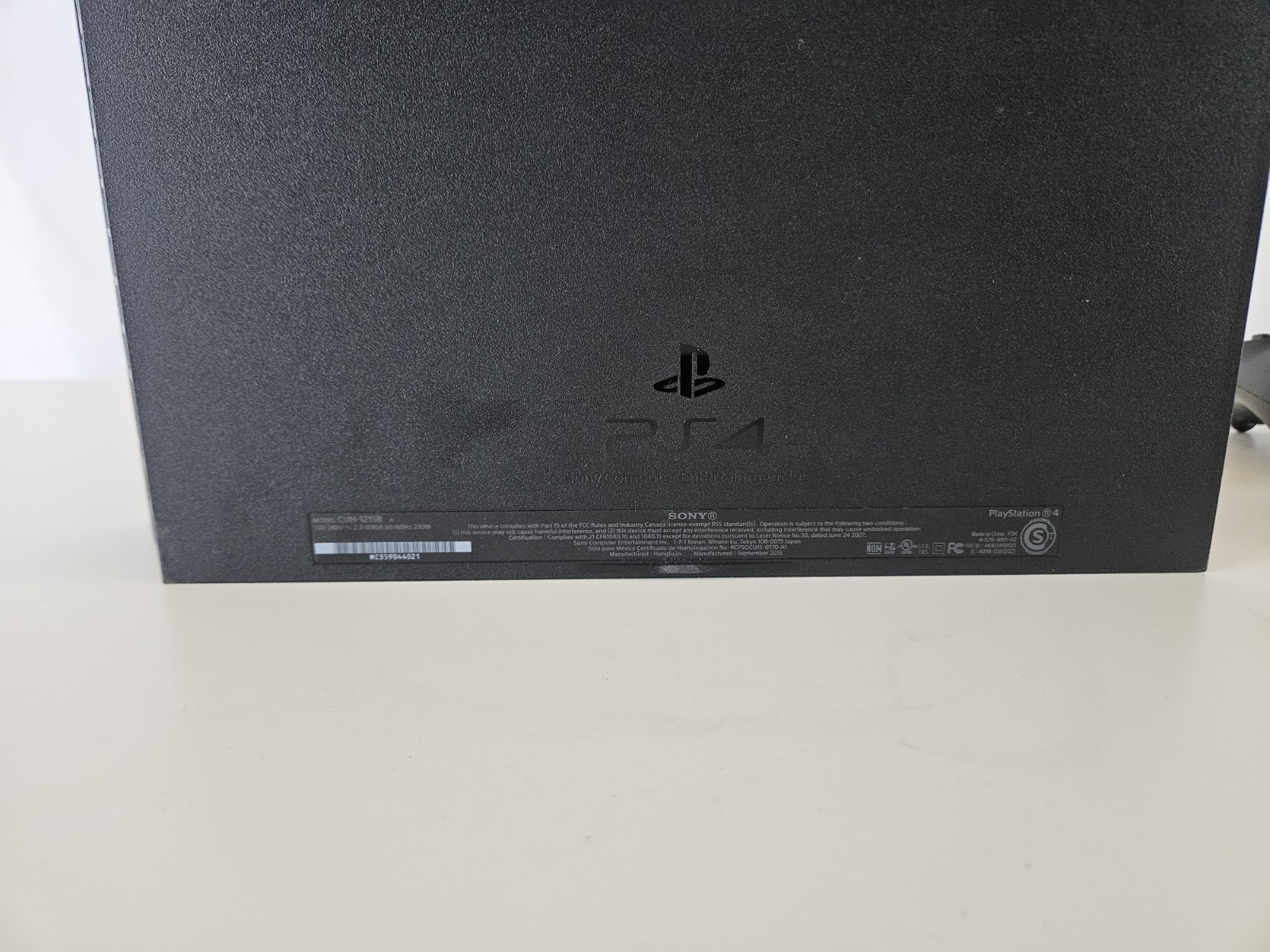 Sony PlayStation PS4 Call of Duty: Black Ops III Edition + Cables + Controller