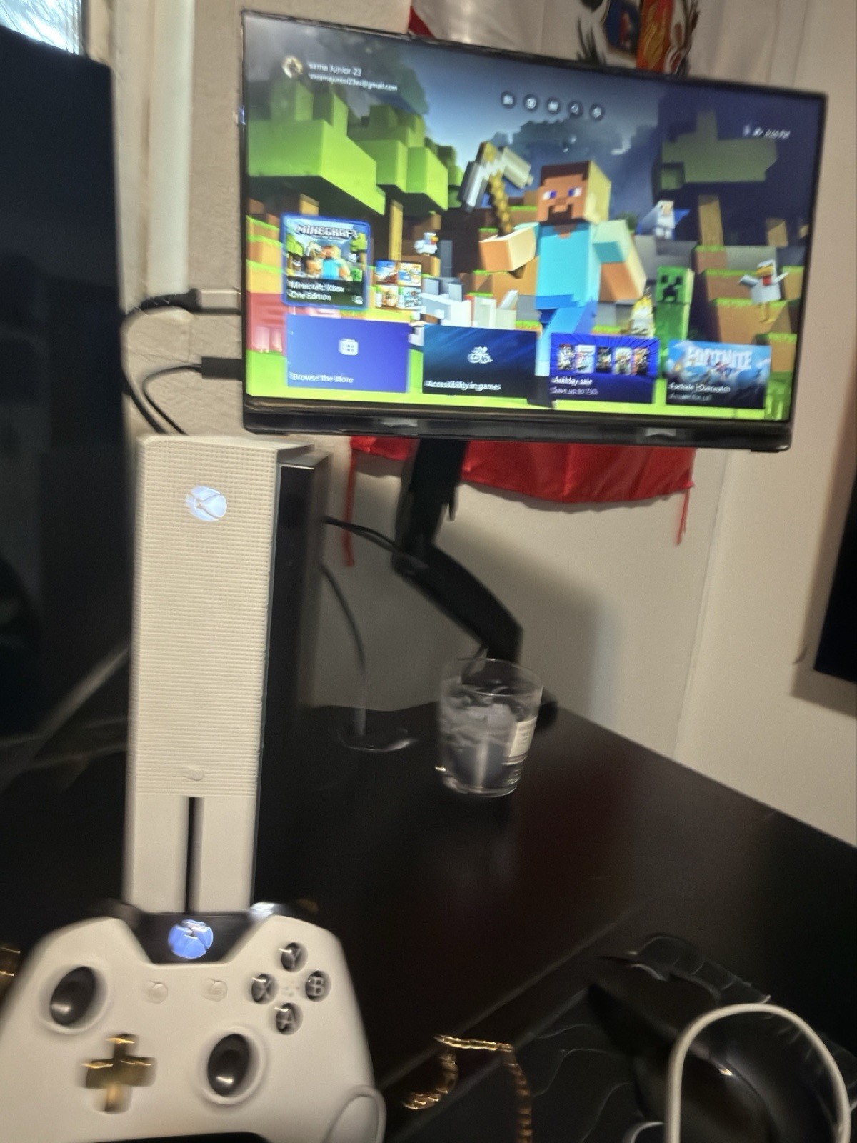 Xbox One S 1TB White Console with Cords and Controller XBS1TB
