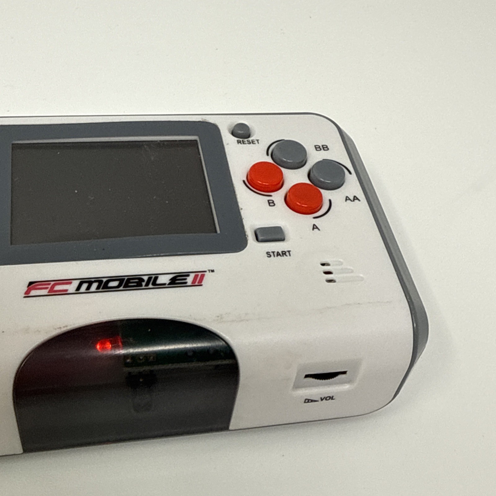 Hyperkin FC Mobile II 2 – Portable Nintendo NES – Powers On, White Blank Screen