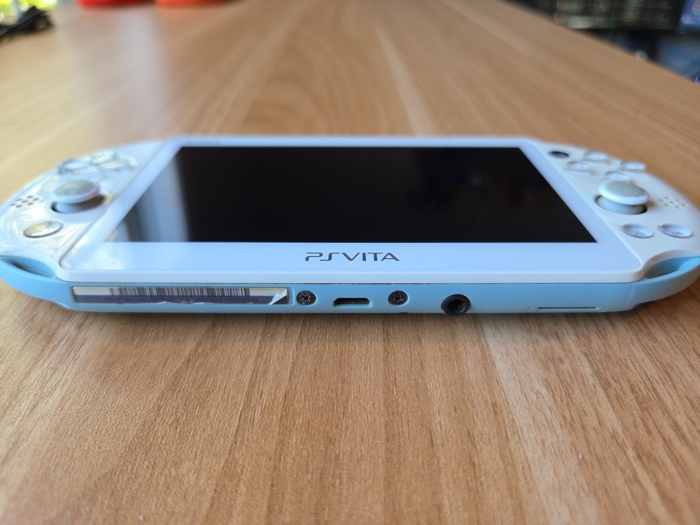 Sony PlayStation PS Vita PCH-2000 Light Blue with charger US SELLER