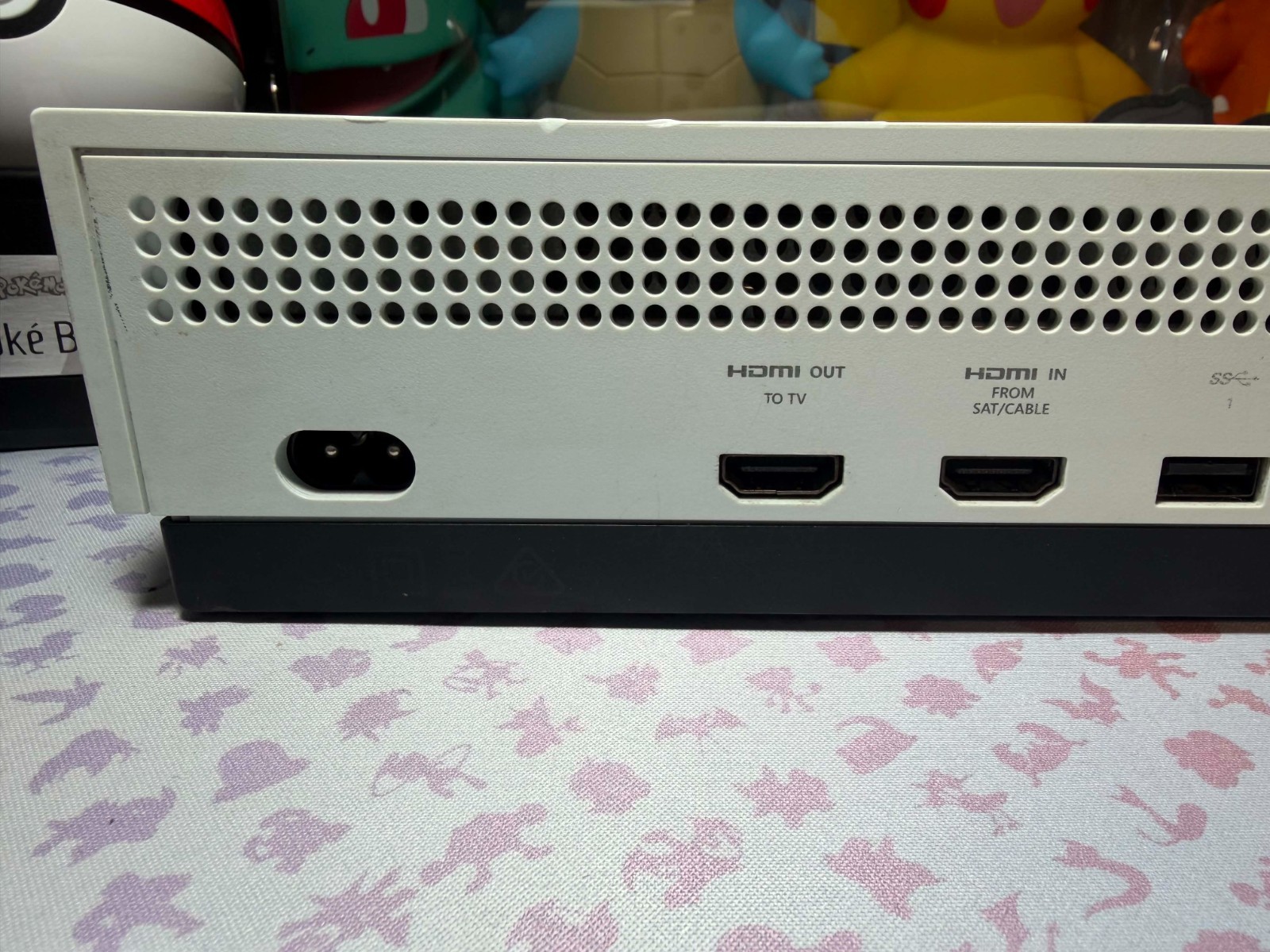 Microsoft Xbox One S 500 GB Console – White Used Tested Authentic Minor Wear