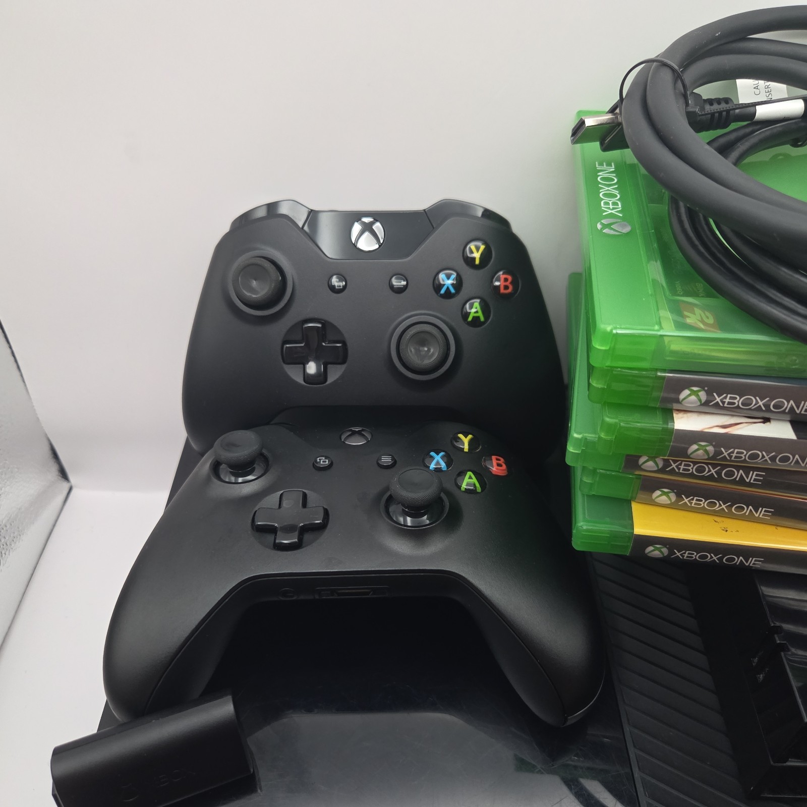 Microsoft Xbox One Console Bundle – Cables, Controllers, Games, Accessories