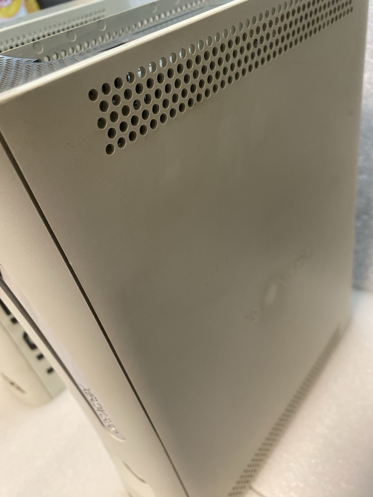 2 Microsoft Xbox 360 White Console NTSC-U/C 2008 – Untested – As Is and Pictured