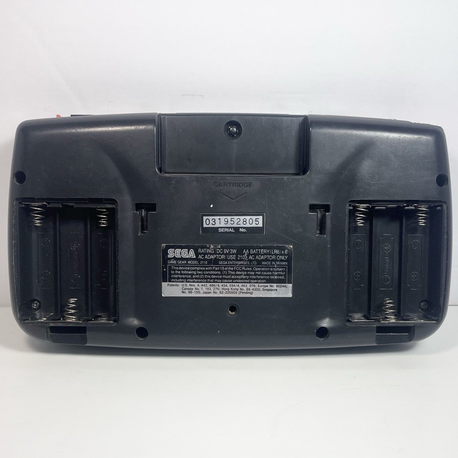 Sega Game Gear Handheld Console Black – FOR REPAIR/PARTS ONLY (Doesn’t Work)