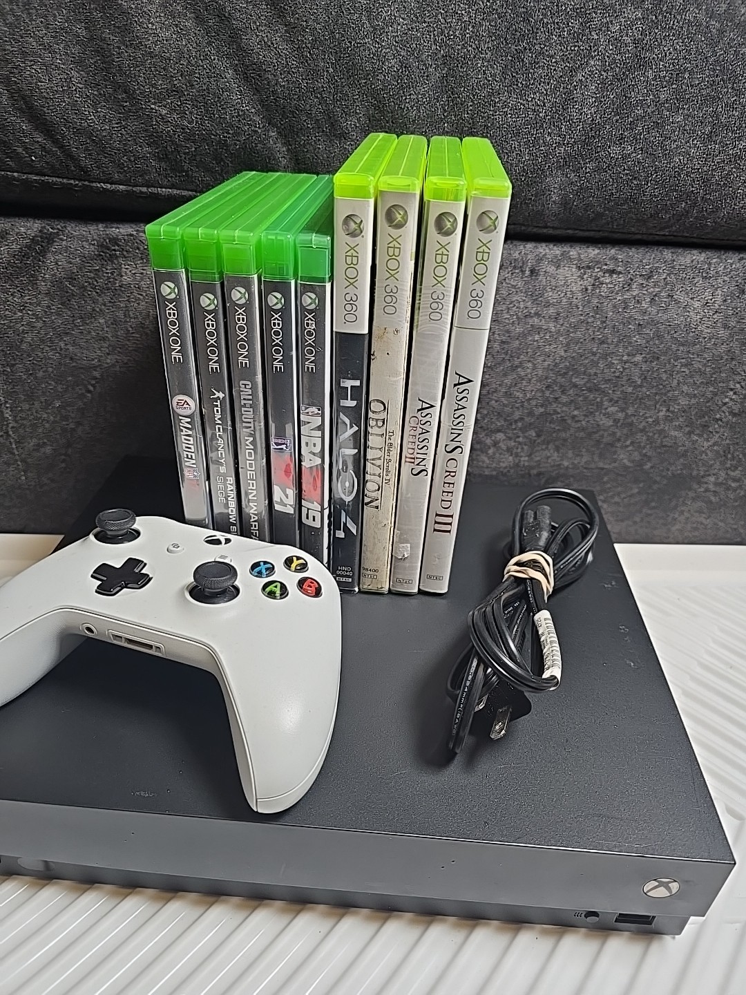 Microsoft Xbox One X 1TB Console Model 1787 Bundle + 1 Controller 9 Games