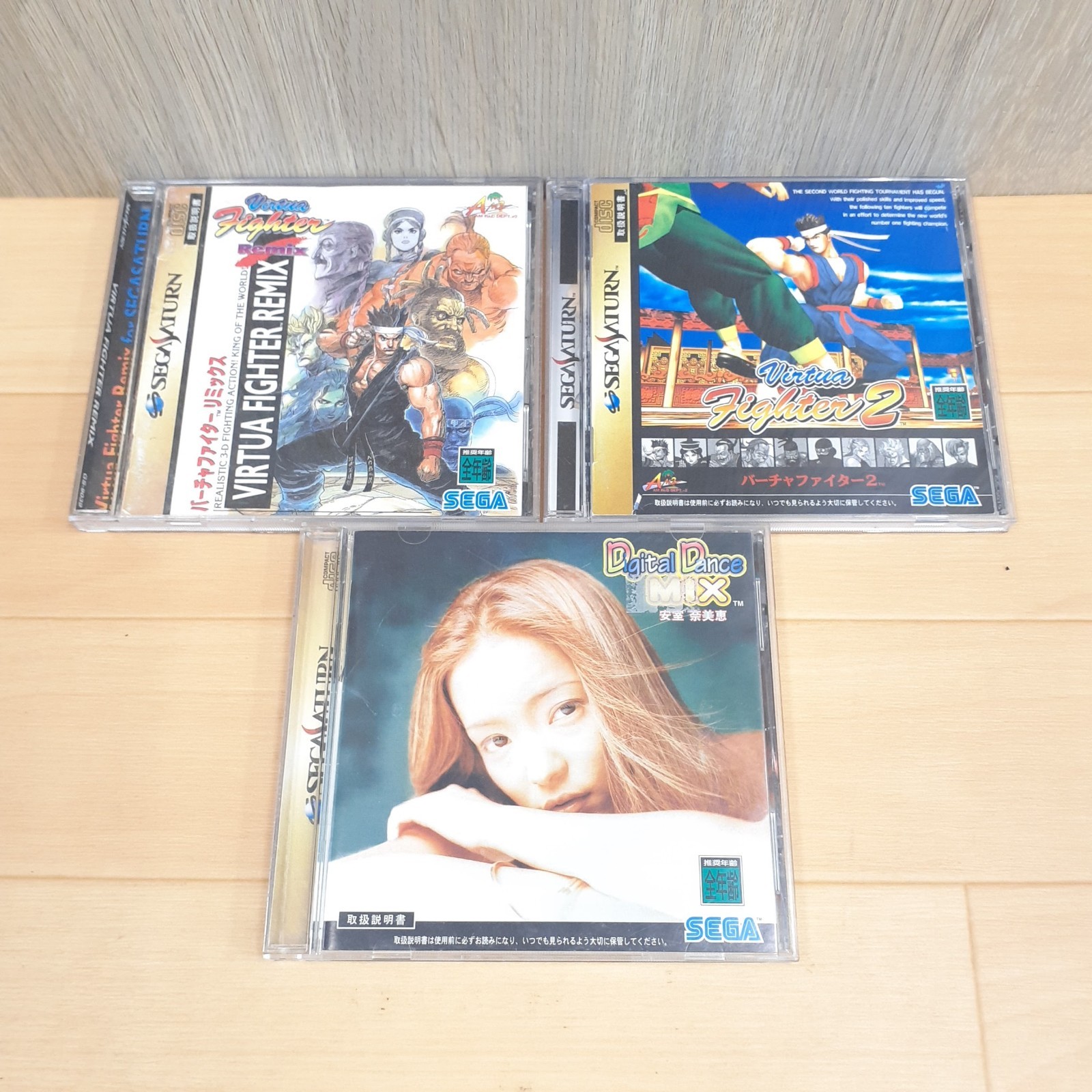 Japan SEGA SATURN Console HST-3210 with 2 controllers, Cables 5 Games SG825G-5G