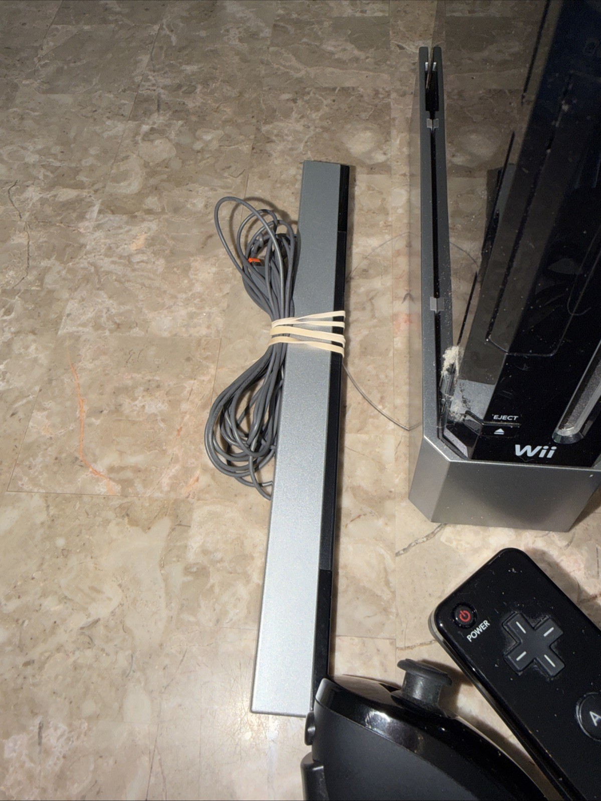 Nintendo Wii Black RVL-001(USA) Console Bundle w/ Remote, Cords & Sensor Bar